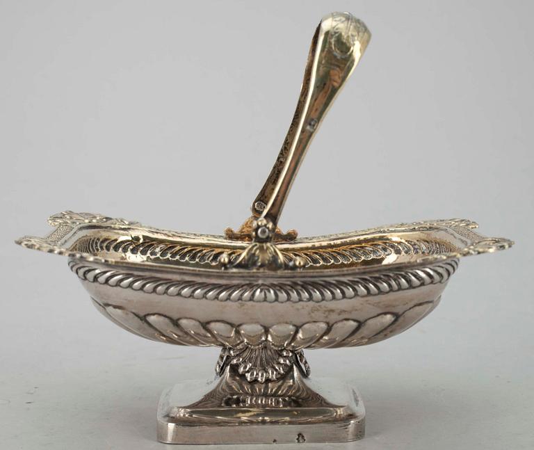 KARAMELLSKÅL, silver, Moskva, ca 1850. Tot vikt ca 165,4 gr.