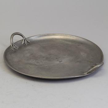 A pewter tray, Firma Svenskt Tenn, Stockholm 1932.