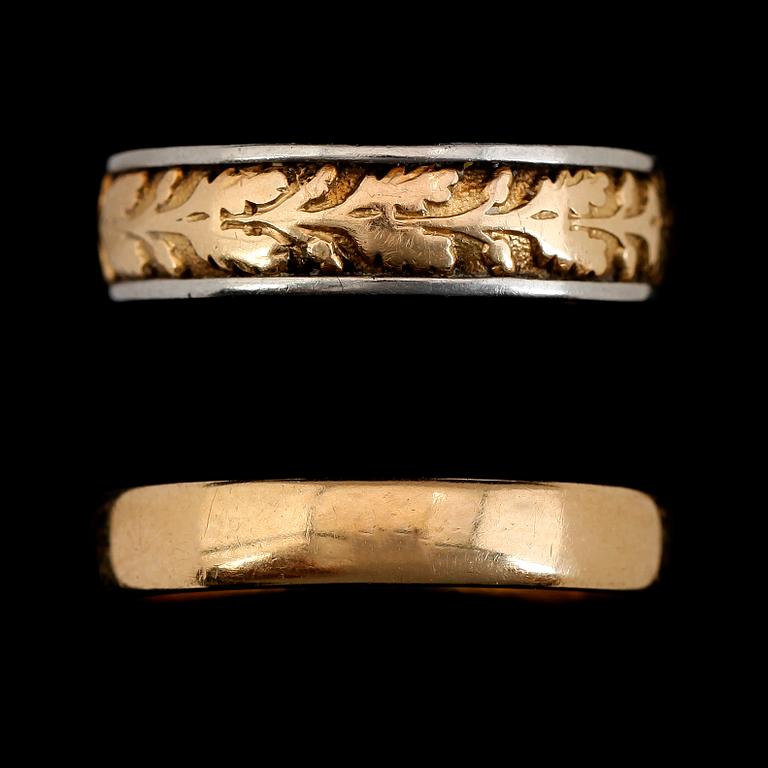 RINGAR, 2 st, 18K guld/vitguld, svenska stämplar, 1946 och 1966. Total vikt ca 11 g.