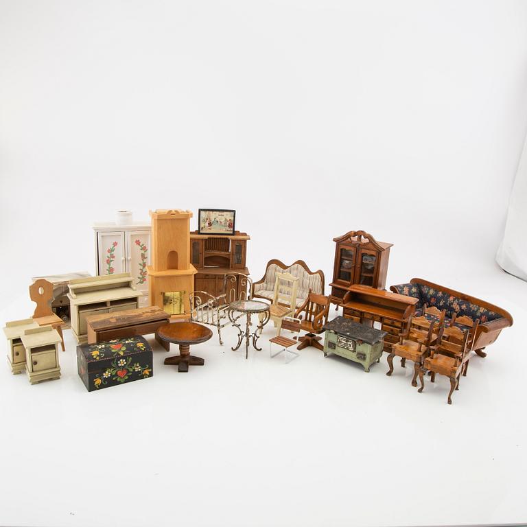 Dollhouse Furniture and Dolls from the 20th Century.