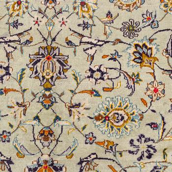A carpet, Kashan, ca 424 x 305 cm.
