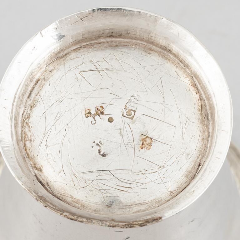 Carl Lemon d.ä., bägare, silver, Uppsala 1738. Rokoko.