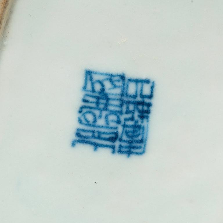 A pair of blue and white teaboats, Qing dynasty, 19th Century.