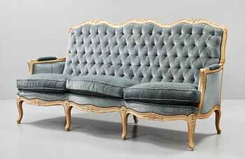 SOFFA samt FÅTÖLJ, rokokostil, 1900-talets andra hälft.