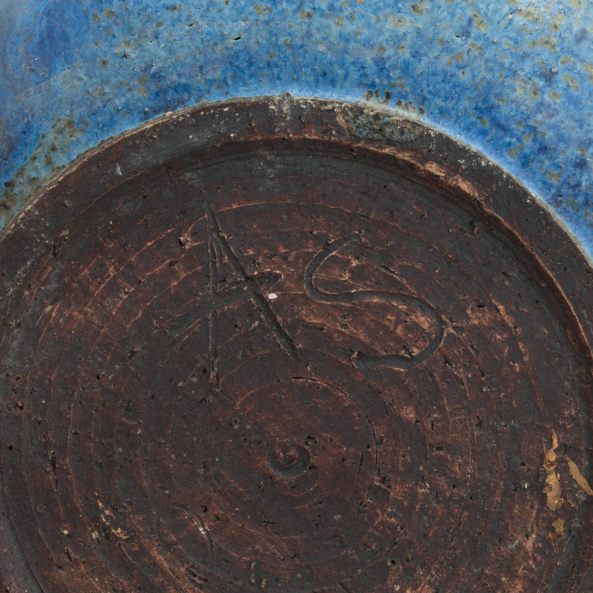 Kukkaruukkuja, 2 kpl, keramiikkaa, signeeratut AS. Suomi 1900-luvun loppupuoli.