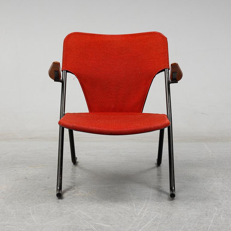 A mid 20th century armchair.