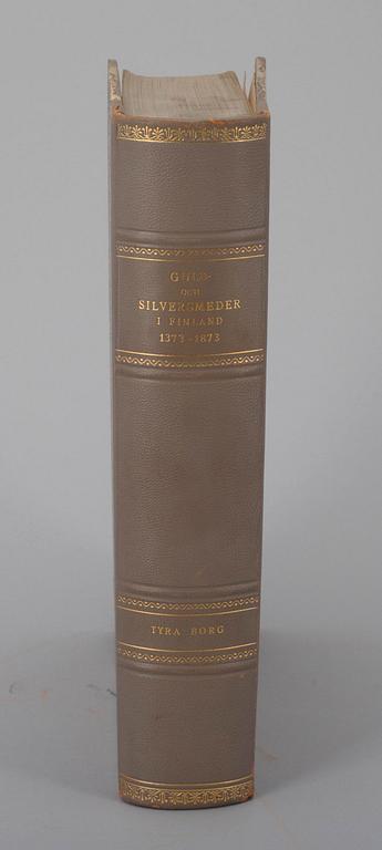 BOK, "Guld- och silversmeder i Finland 1373-1873" av Tyra Borg, Helsingfors 1935.