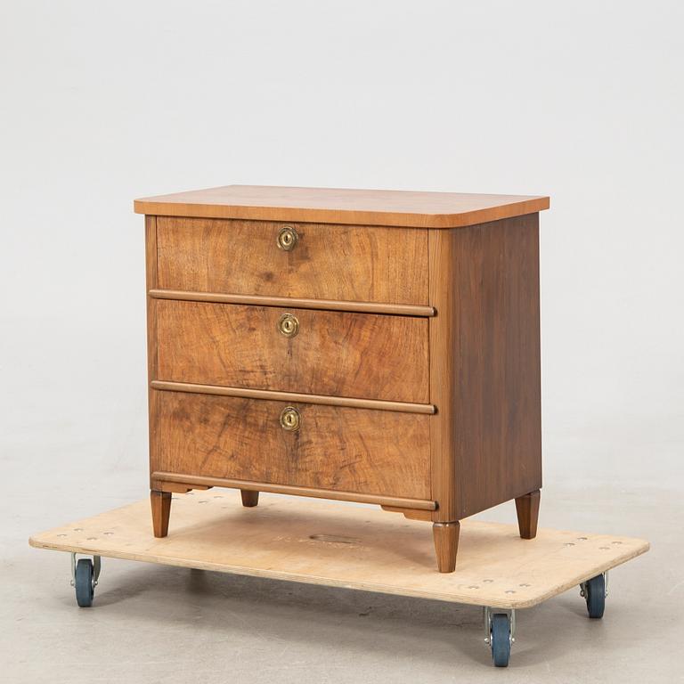 Cabinet, first half of the 20th century.