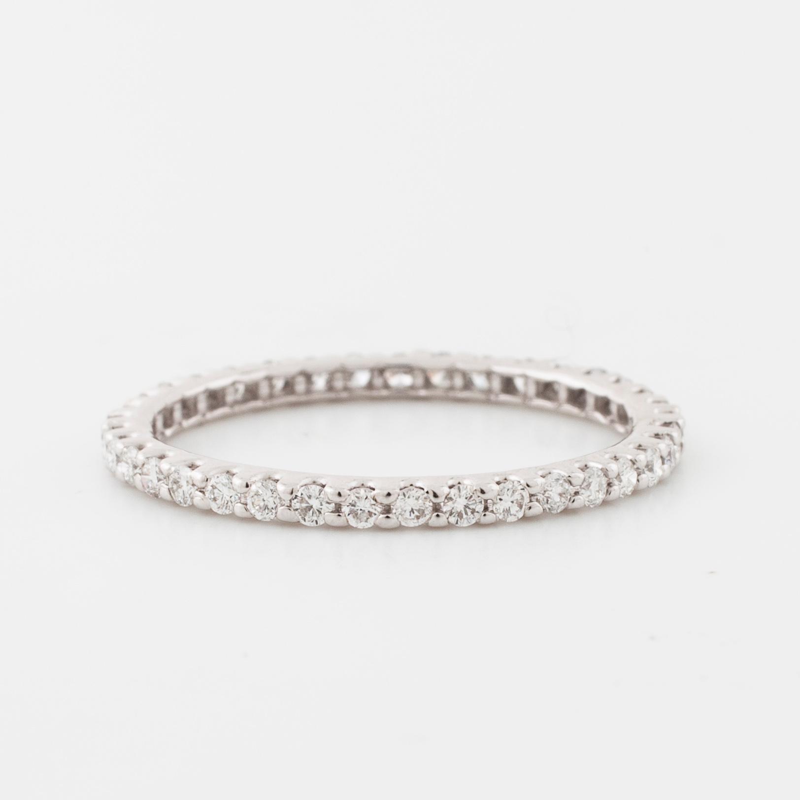 RING, med briljantslipade diamanter totalt ca 0.50 ct.