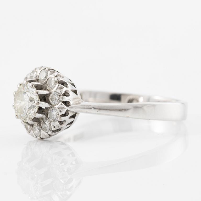Ring, 18K white gold with brilliant-cut diamonds.