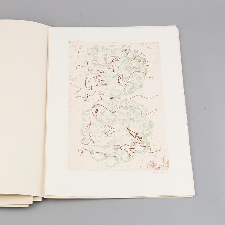 Max Ernst, bok med 2 färgetsningar signerade med blyerts. Samt 26 offsetlitografier.