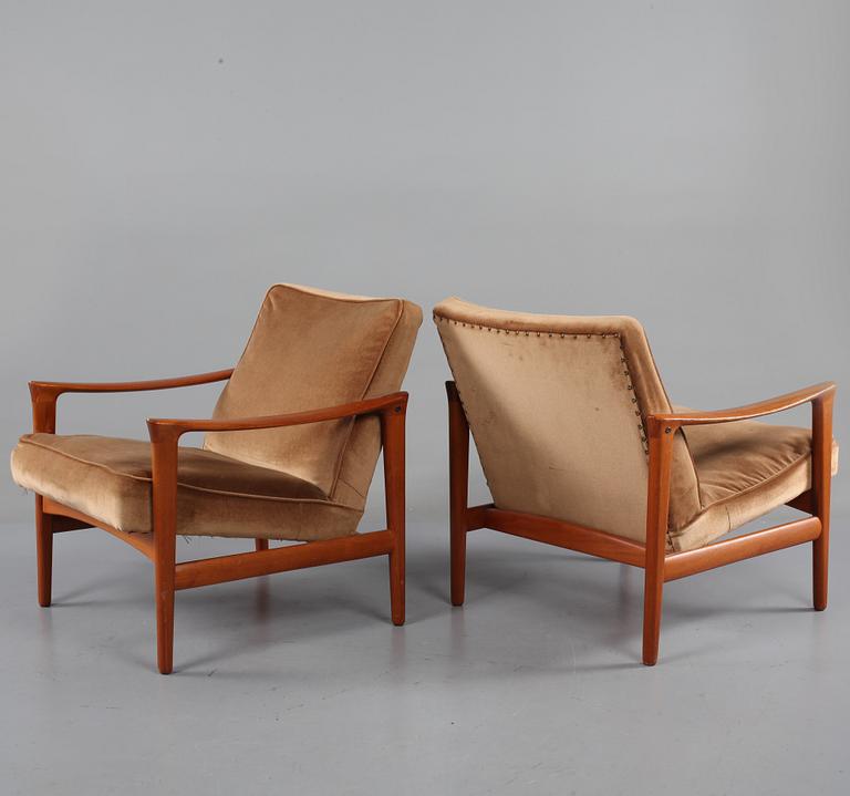 FÅTÖLJER, ett par, 1960-tal.