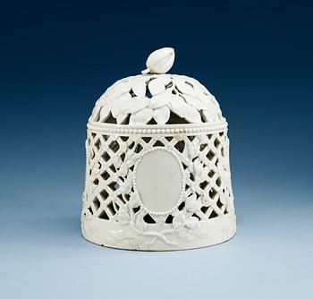 791. A Royal Copenhagen ice-bell, circa 1800.
