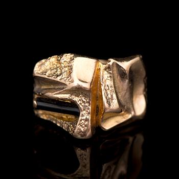 A BJÖRN WECKSTRÖM RING, 14K gold, tourmaline. Lapponia 1978.