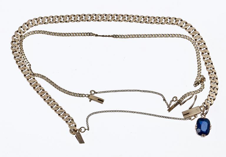 ARMBAND, 2 st, 18 K guld. Ca 9 g.