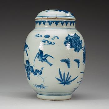 A blue and white Transitional jar with cover, 17th Century.
