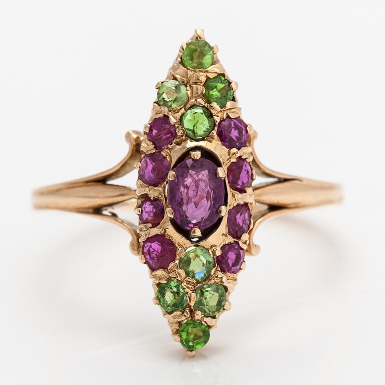 A 14K gold ring with rubies and demantoid garnets. Control marked Anton Vasilijevitch Richter, Astrakhan 1899-1916.