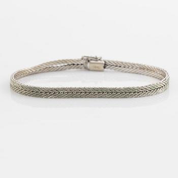 18K white gold bracelet.