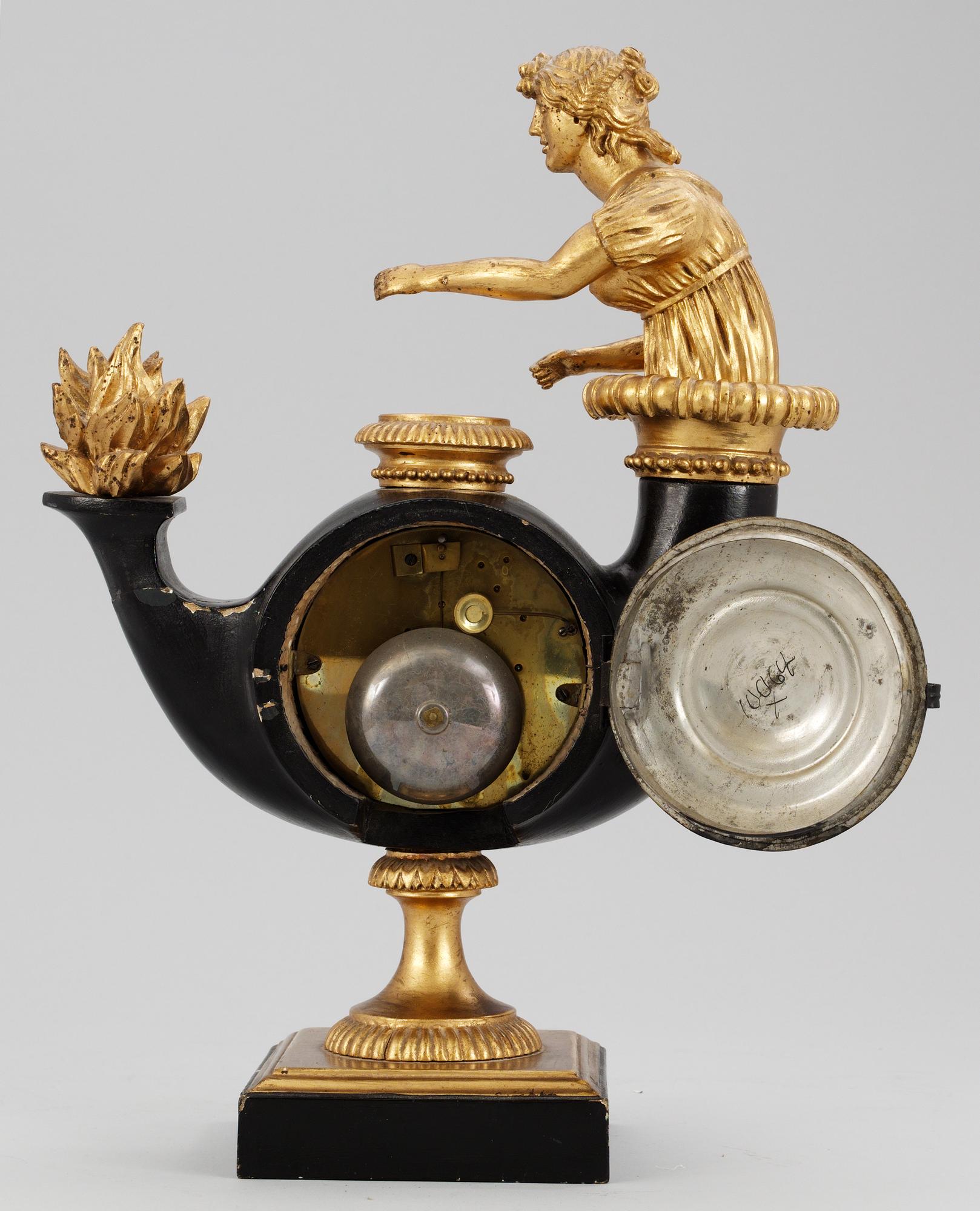 BORDSPENDYL, av Israel Dahlström (verksam i Stockholm 1792-1829). Empire.