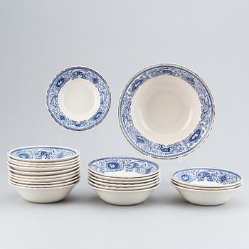 A dinner service, Mulberry, England, 54 pieces.