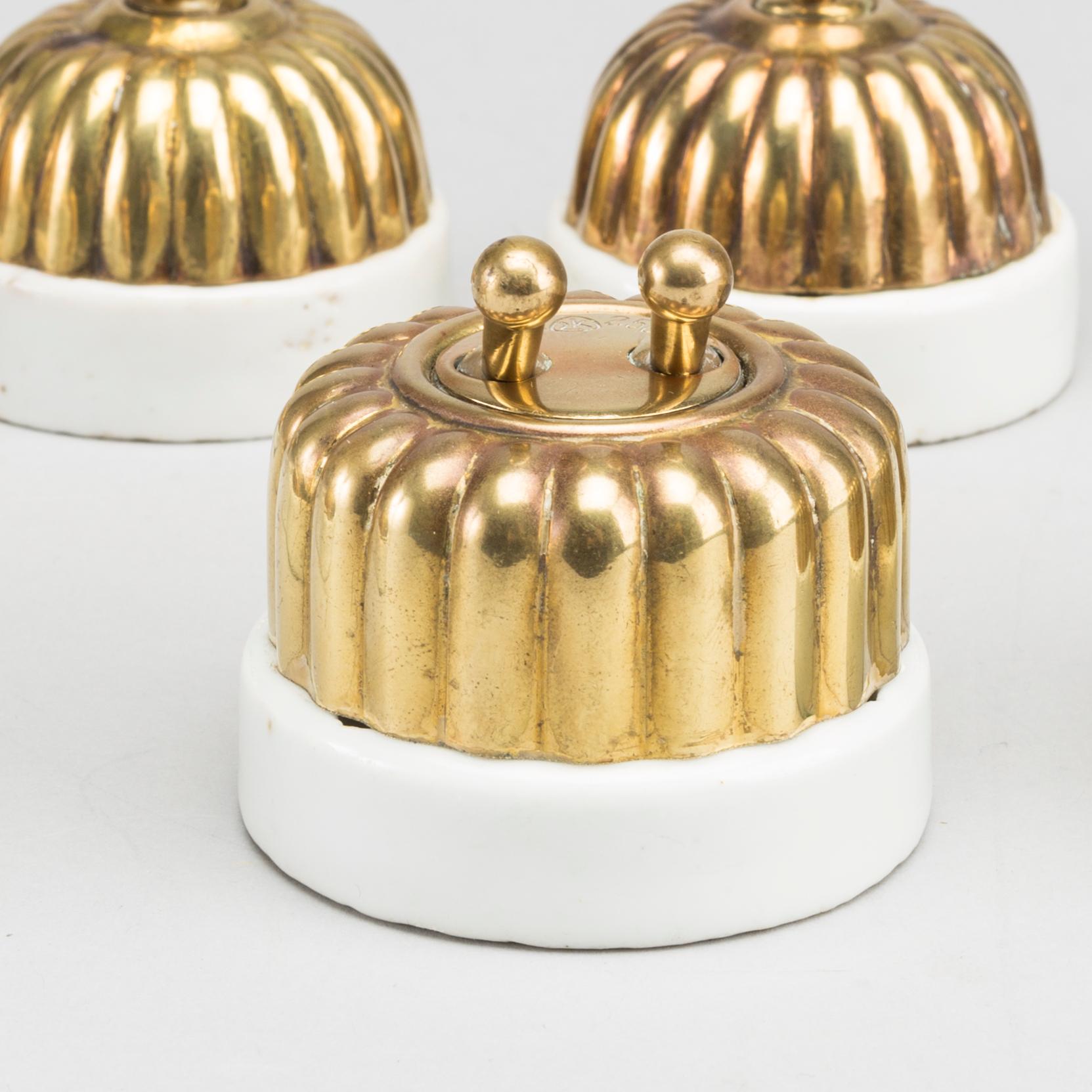 4+2+2 DANISH SWITCHES.