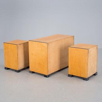 SÄNGKAMMARMÖBEL, 3 delar,  1930-tal.