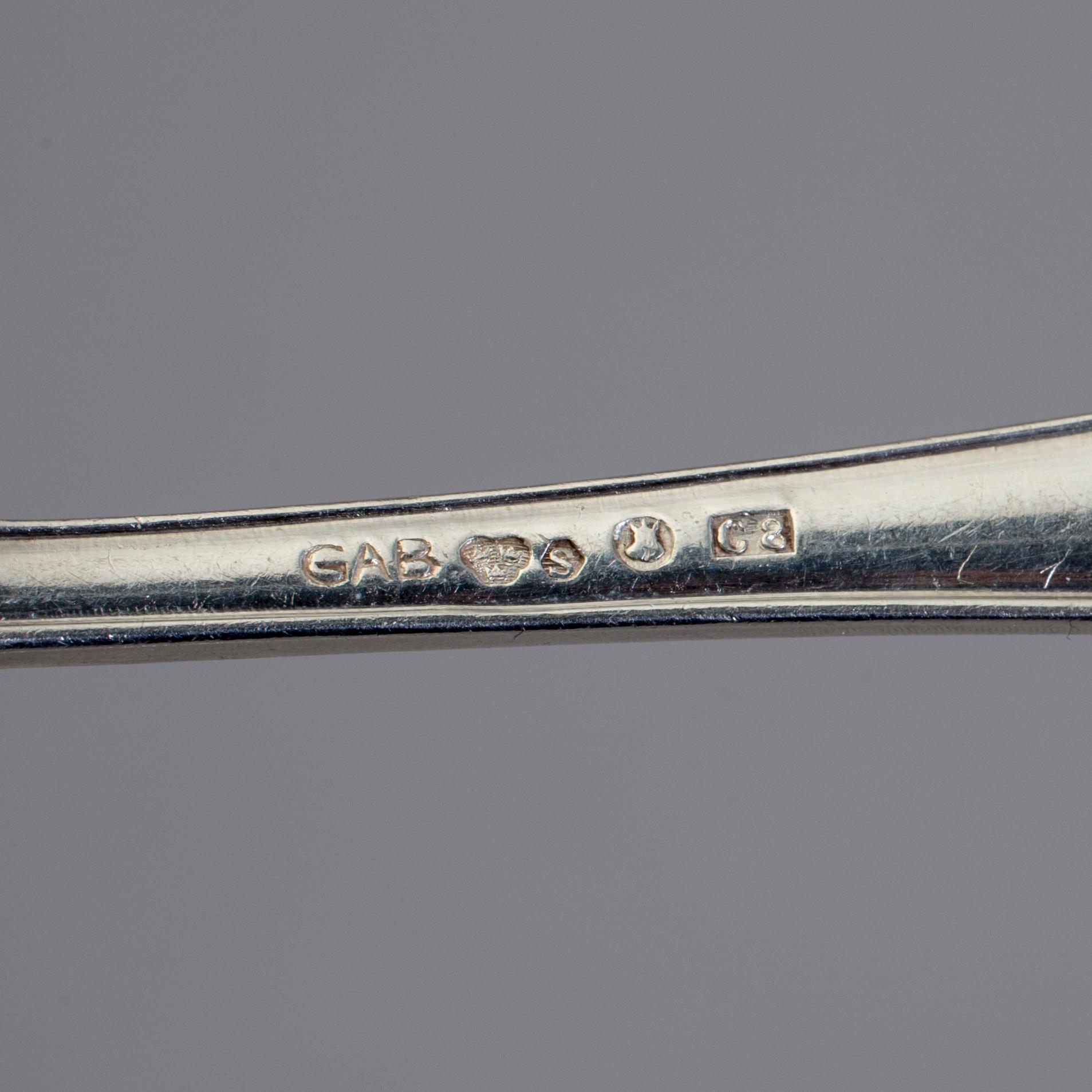PARTI SILVERBESTICKDELAR, bland annat en soppslev GAB, Stockholm, 1907. Vikt ca 1175 g.