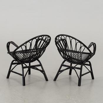 KORGSTOLAR, ett par.