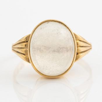 Ring, 18K guld med månsten.