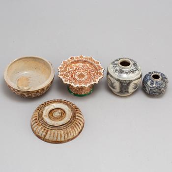 Three jars, and a footed dish, Sawankhalok, for South East Asia, 15th century to circa 1900.