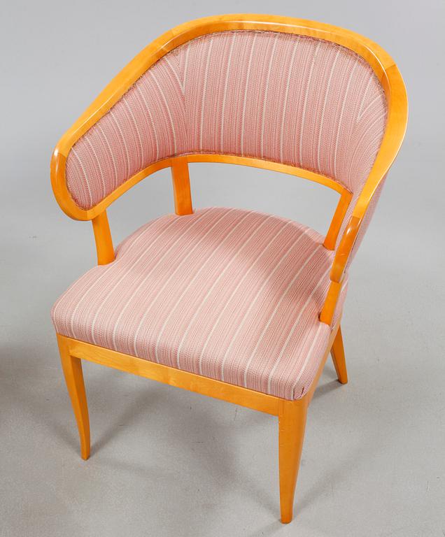 A pair of armchairs by Carl Malmsten, "Jonas love", second half of the 20th century.