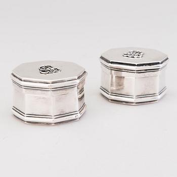 OLOF ROBERT LUNDGREN, A pair of octagonal silver boxes, Turku Finland 1866.