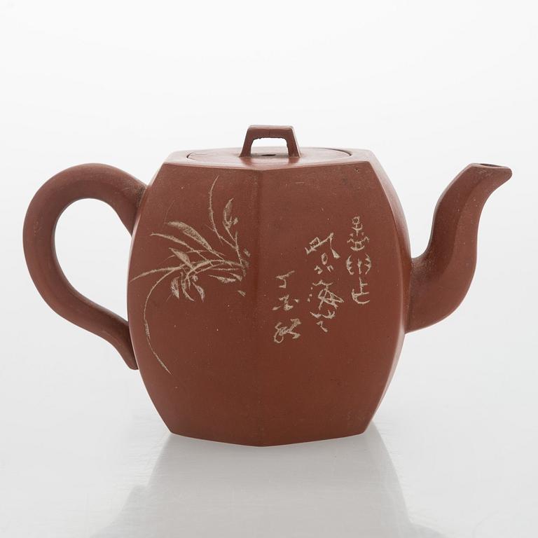 Teekannu, yixing-keramiikkaa, Kiina, 1900-luku.