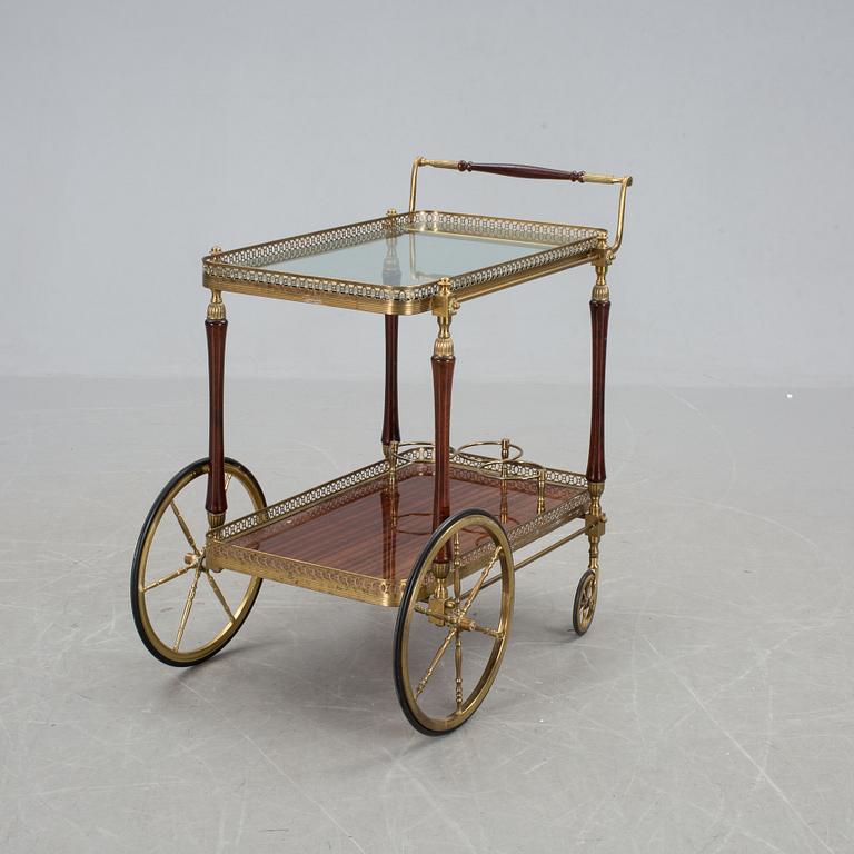 SERVERINGSVAGN, 1900-talets andra hälft.