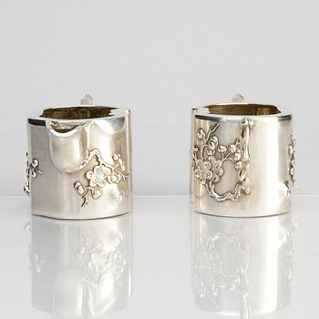 Teservis, fyra delar, silver. Hung Chong & Co, Shanghai, 1900-tal.
