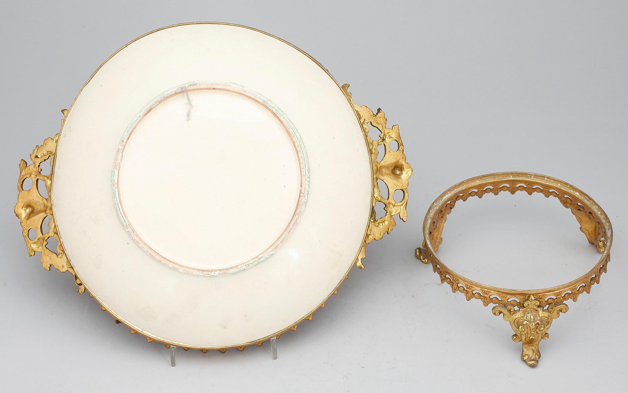 SKÅL PÅ FOT, porslin, Satsuma, Japan, sent 1800-tal.