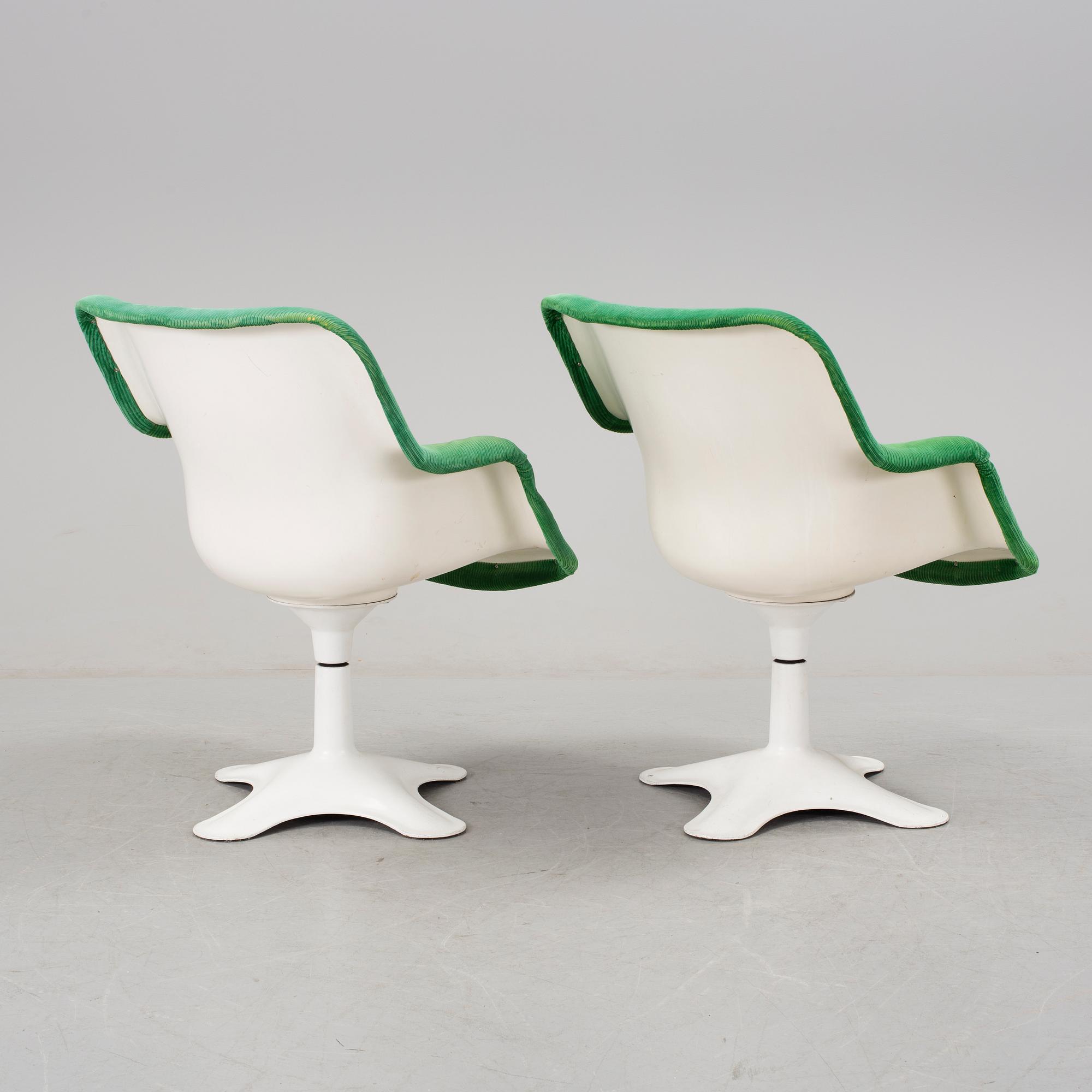 YRJÖ KUKKAPURO, a pair of  "Haimi 416"armchairs.
