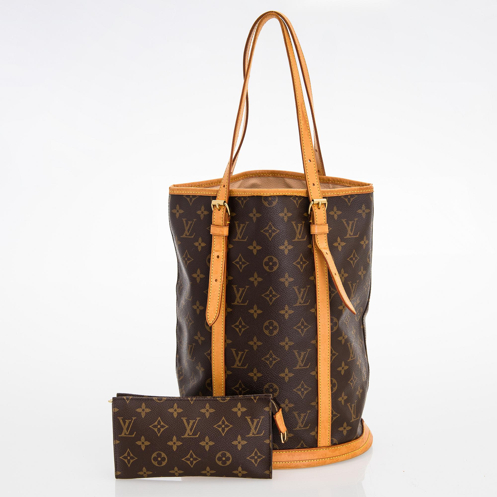 Louis Vuitton, A Monogram 'Bucket' Bag with pochette. - Bukowskis
