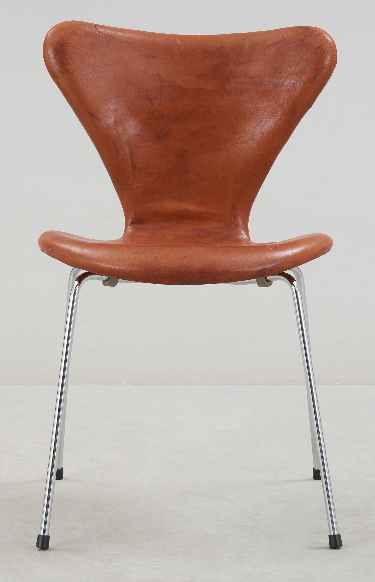 STOL, "Sjuan", Arne Jacobsen, Fritz Hansen, formgiven 1955.