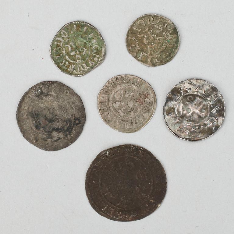 SILVERMYNT, 6 st, mest silver, bla medeltida, Europa. Tot ca 7 gram.