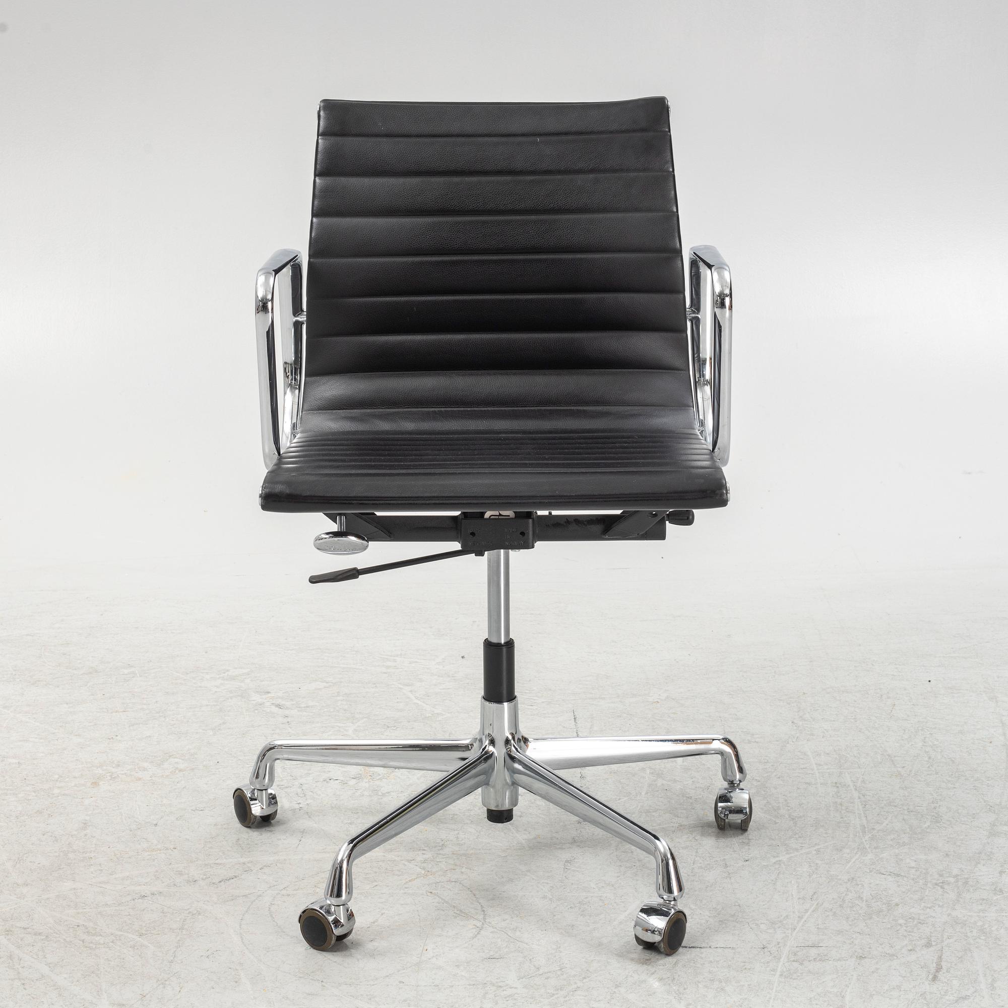 Charles & Ray Eames, an 'EA 117' desk chair, Vitra.