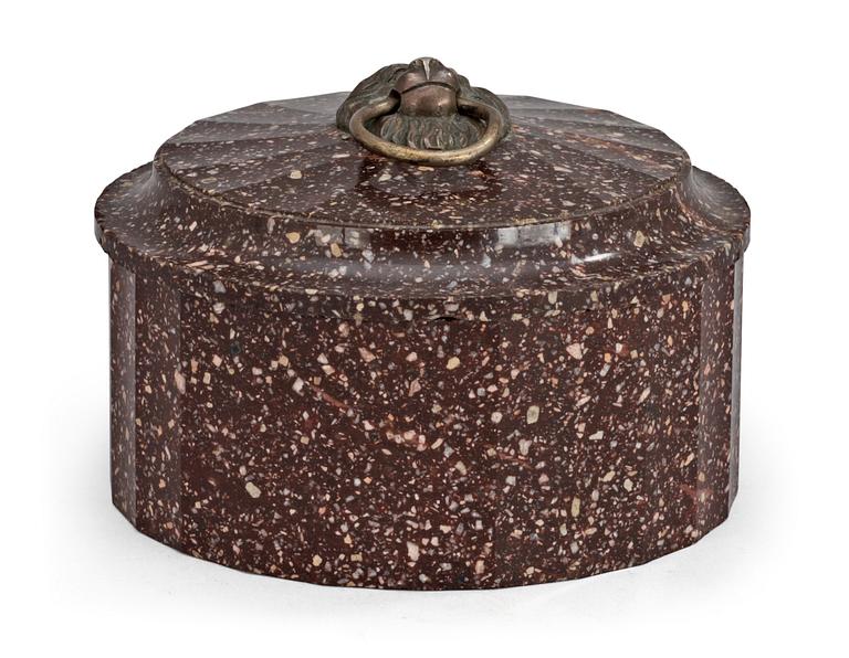 SMÖRASK MED LOCK. Älvdalen, 1800-talets början. Empire.