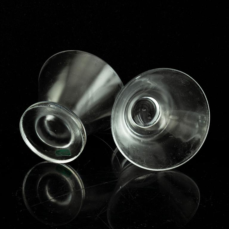 Vicke Lindstrand, a 19-piece 'Iced' glass service, Orrefors.