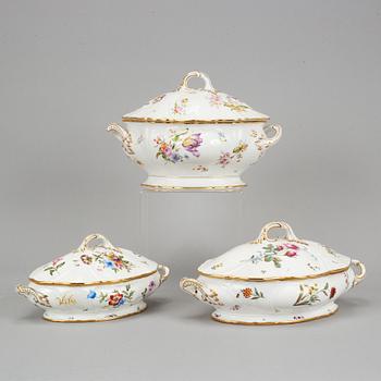 Rörstrand, a 151 part porcelain service, 1920-1938.