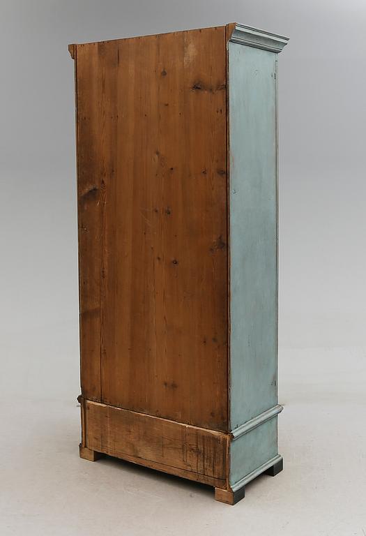 KLÄDSKÅP, 1800-talets första hälft.