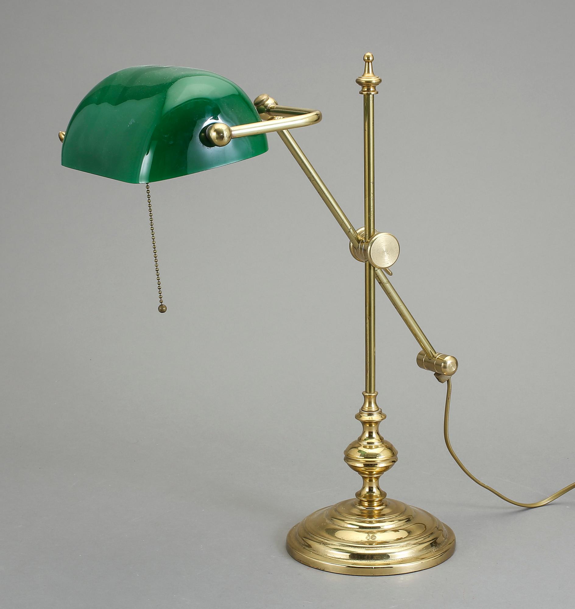 SKRIVBORDSLAMPA, 1900-talet andra hälft.