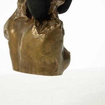 David Wretling, Bust.