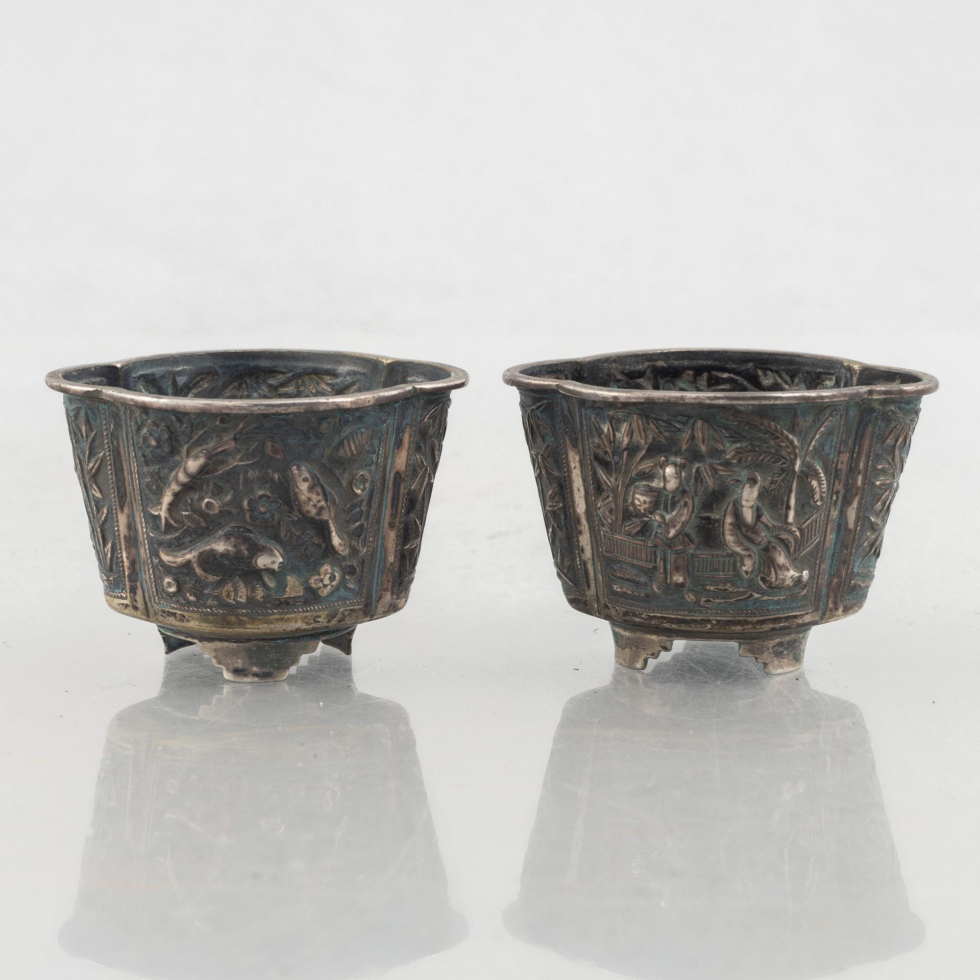 Koppar, två stycken, silver, Wang Hing, Hongkong.