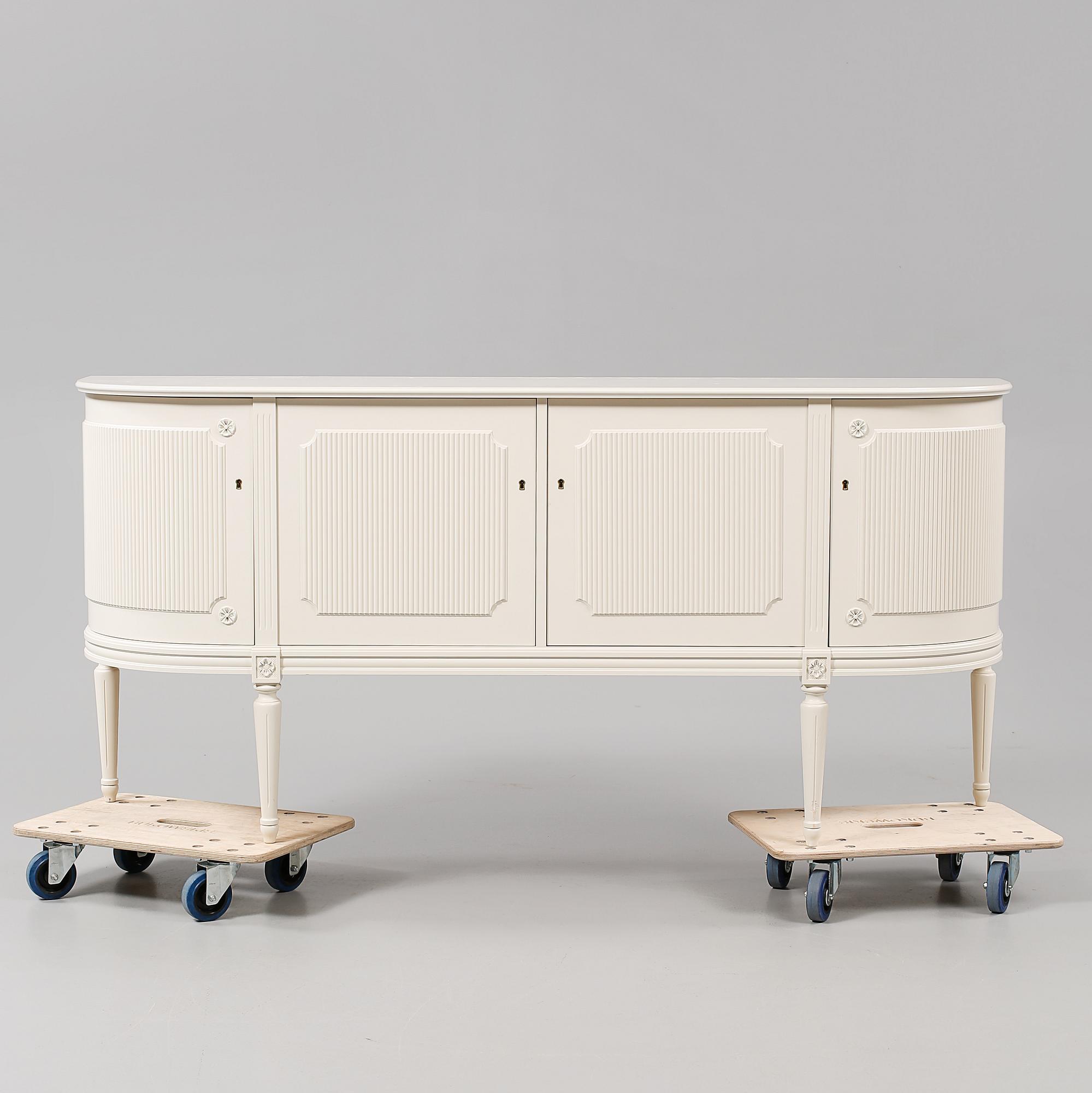 SIDEBOARD, gustaviansk stil, 1900-talets andra hälft.