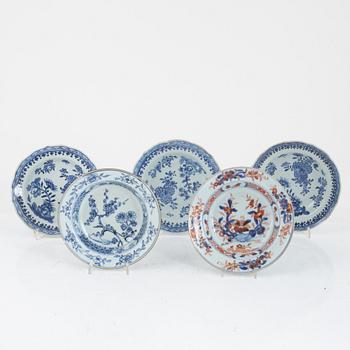 A group of five dessert dishes, Chinese porcelain, Qing dynasty, Qianlong (1736-95).